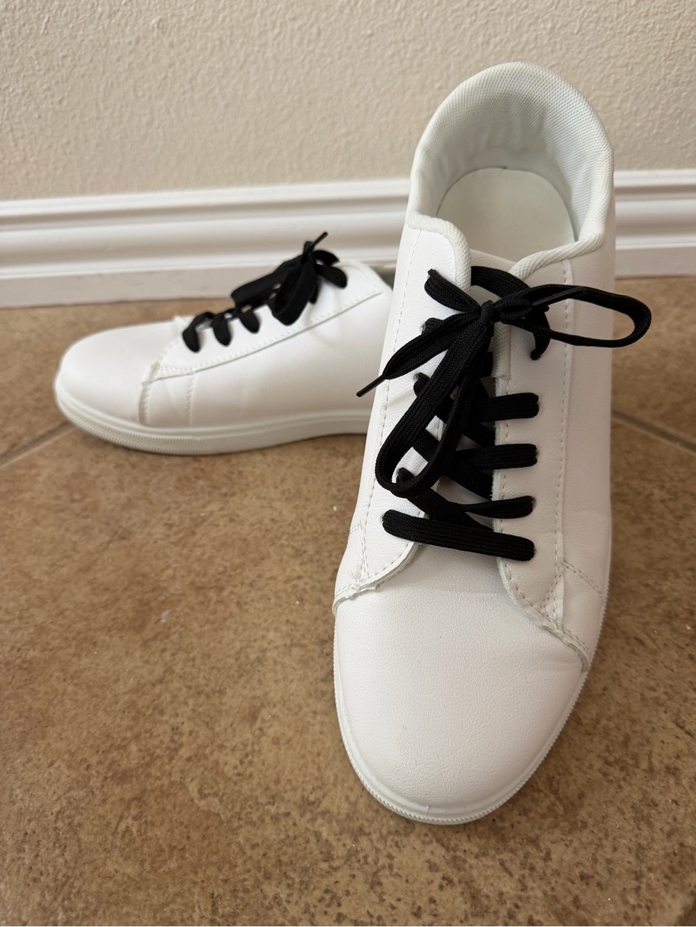 Classic White Men's Sneakers with Black Laces sz 47 (12.5 approximately)